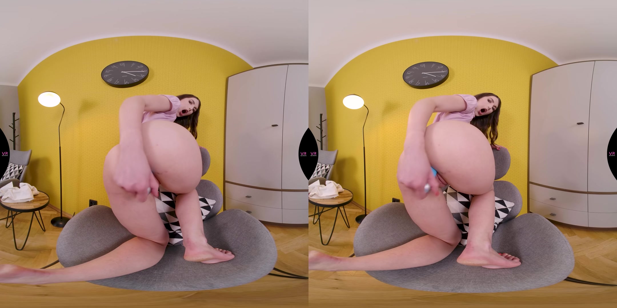 Small Blue Dildo Makes Me Cum - VRSexperts