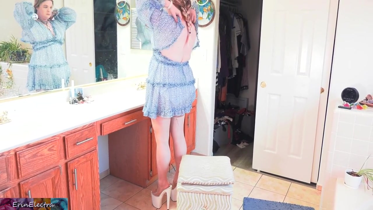 Helping Stepmom Dress I Get To Cum Inside Her