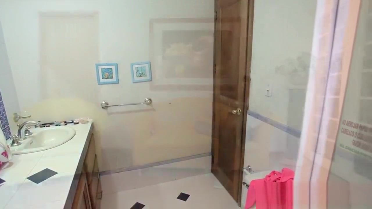 Sensual tranny drools on cock