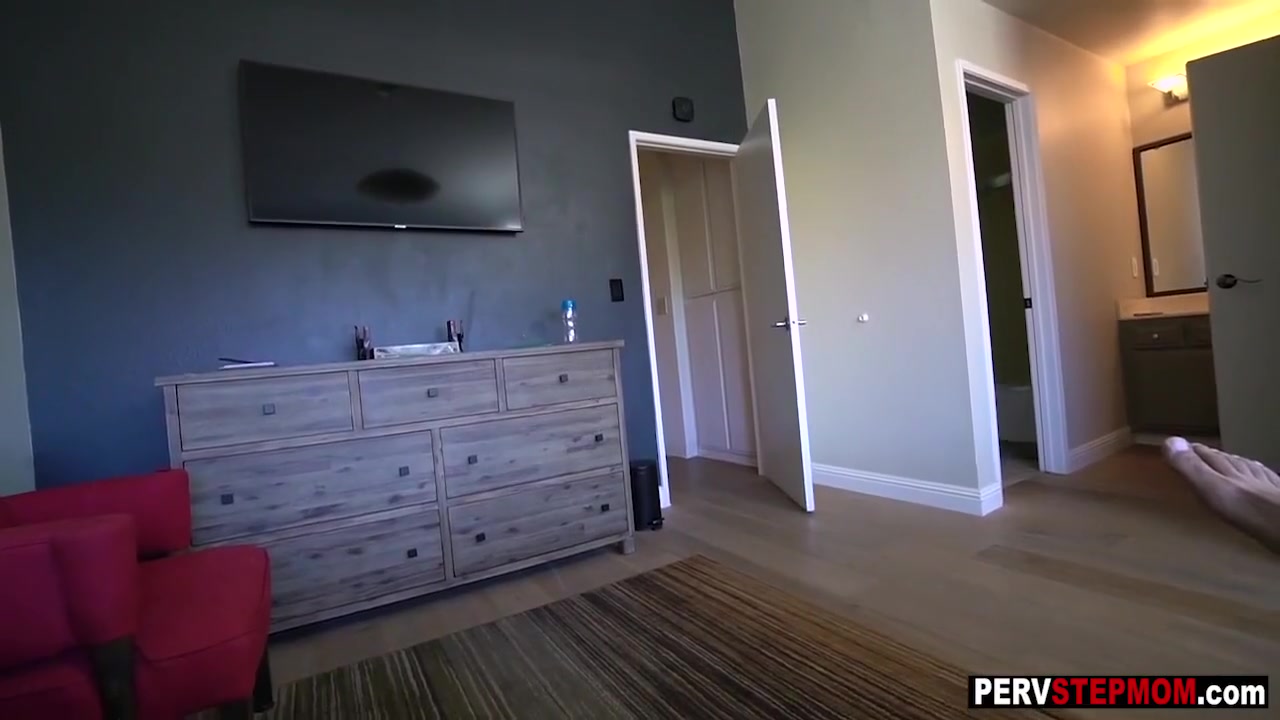 Nasty Stepmom Seduced A Poor Stepson With Big Cock