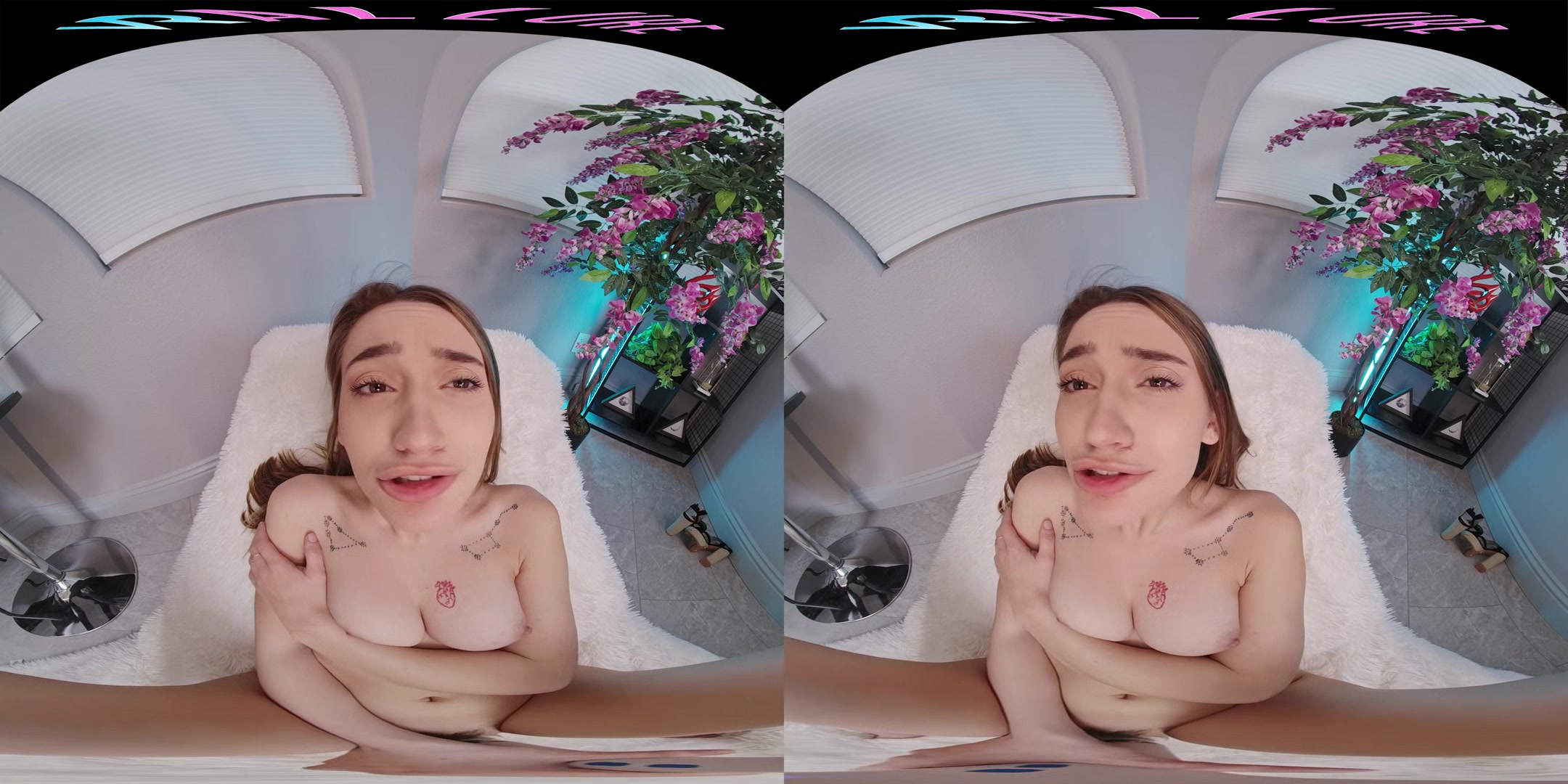 Perky brunette spinner plays with her sweet pussy in VR