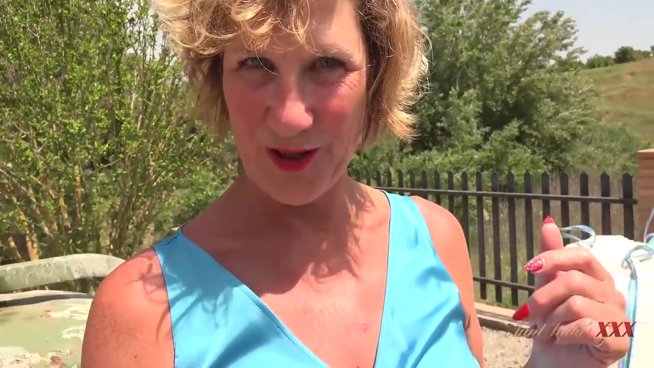 Posh Mature Cougar Mrs. Molly Has A Job For You pov With Molly Maracas