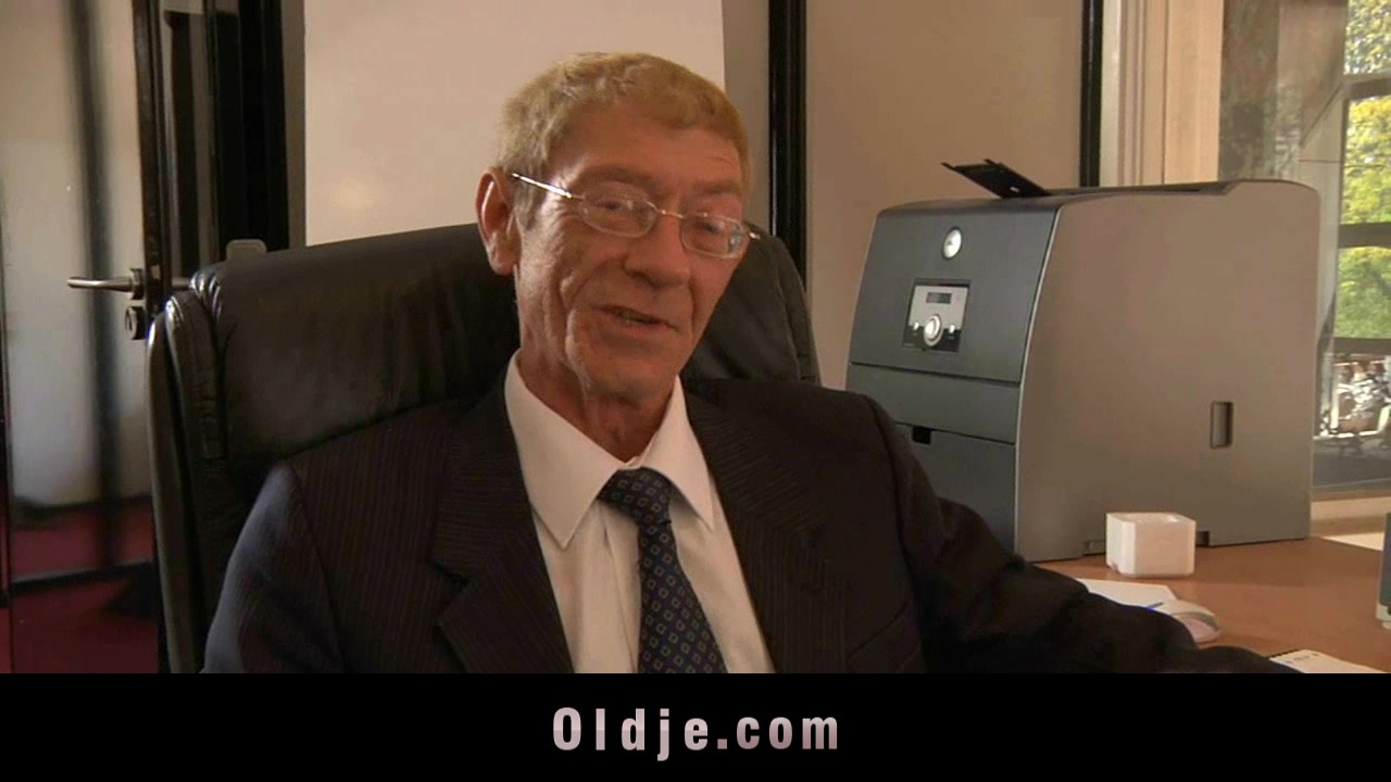 Old boss young maid having office sex