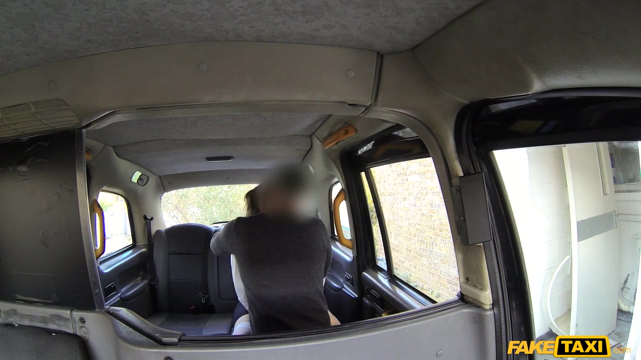 Laura in Back seat anal for curvy lass - FakeTaxi