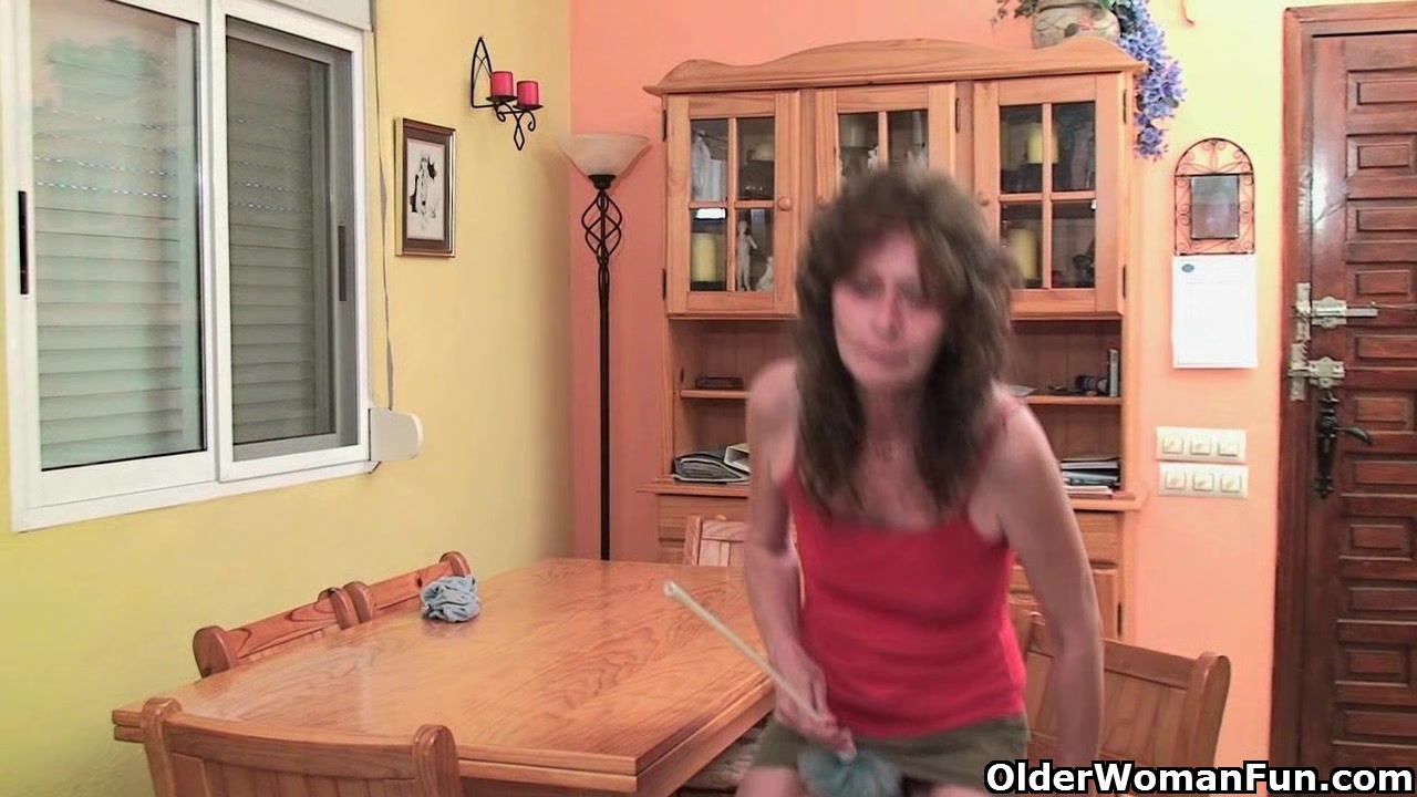 Saggy granny with hairy pussy finger fucks