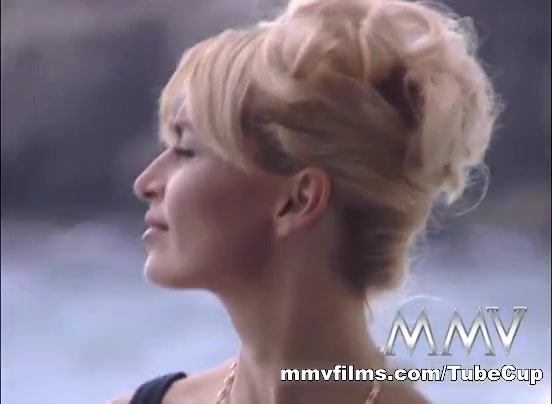MMVFilms Video: Kelly At The Beach