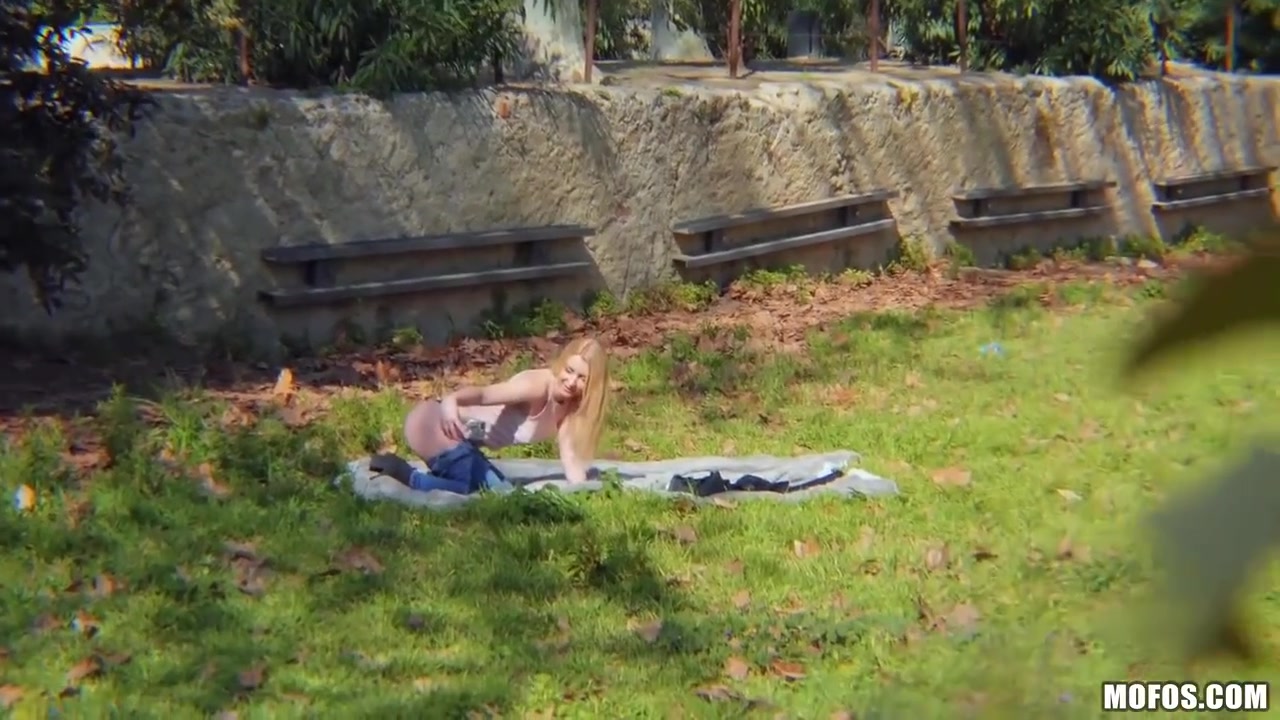 Jordi El Nino Polla In Jordi Outdoors S01e02 - The Money Lovin Blondie!