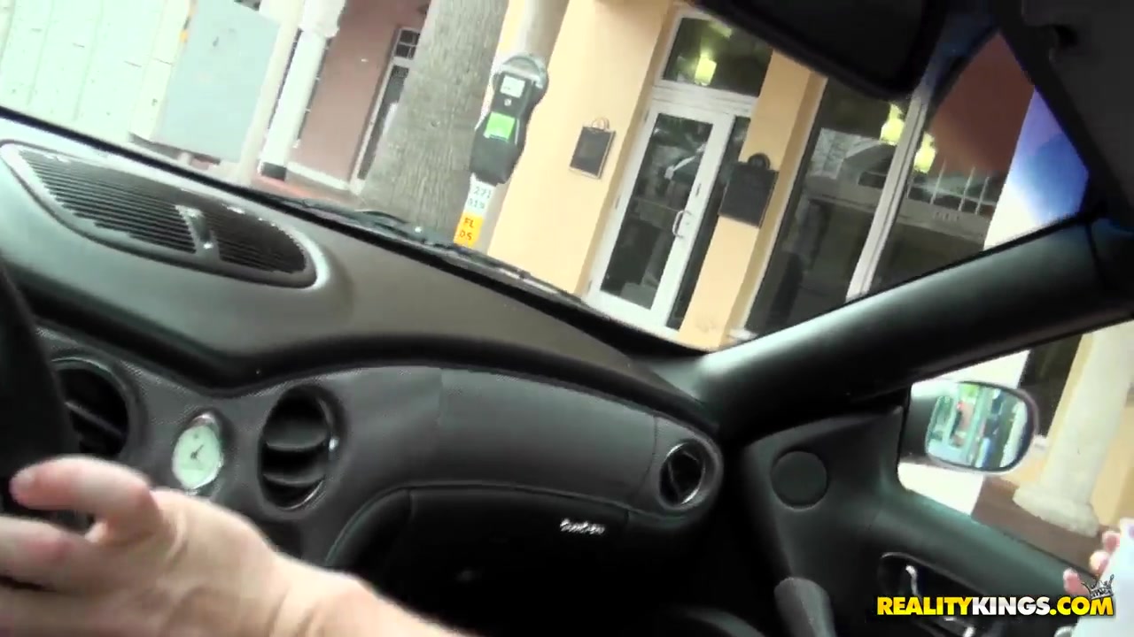 Amateur curve Preston Parker makes a blowjob in the car