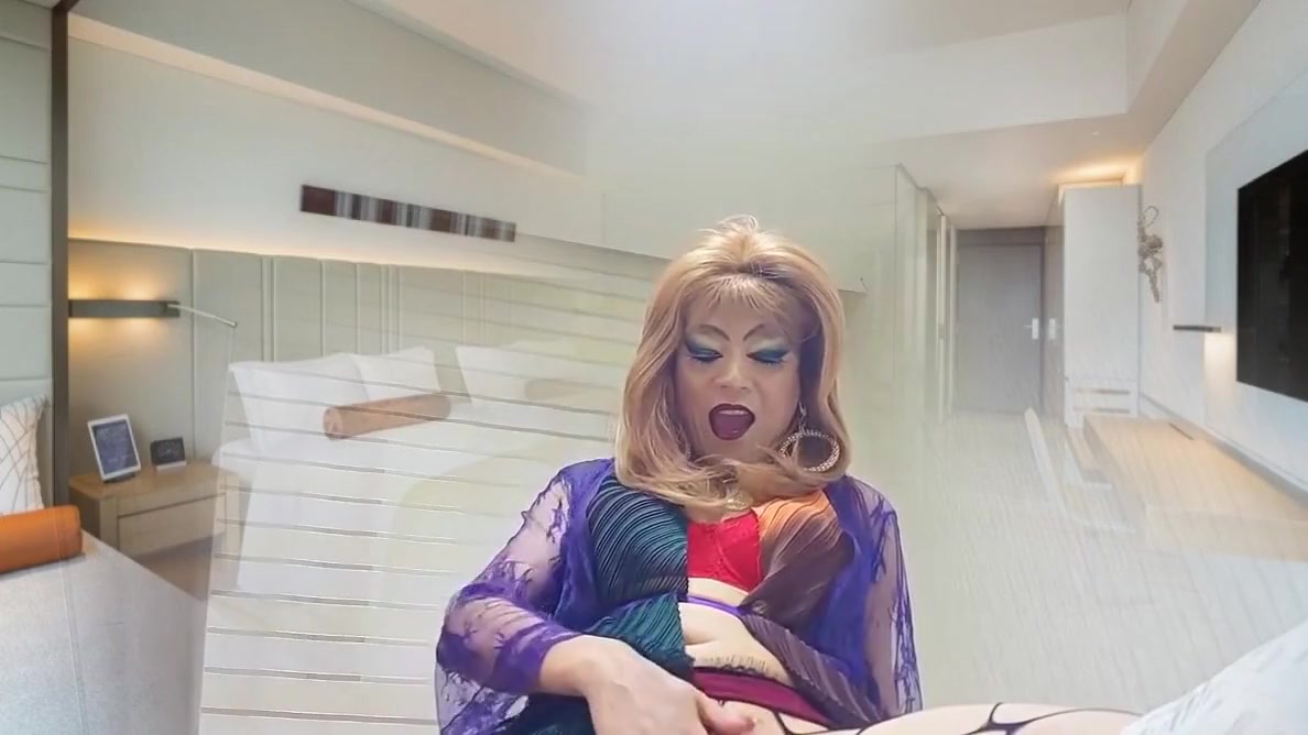 sissy girl niclo heavy makeup masturbation in hotel solo