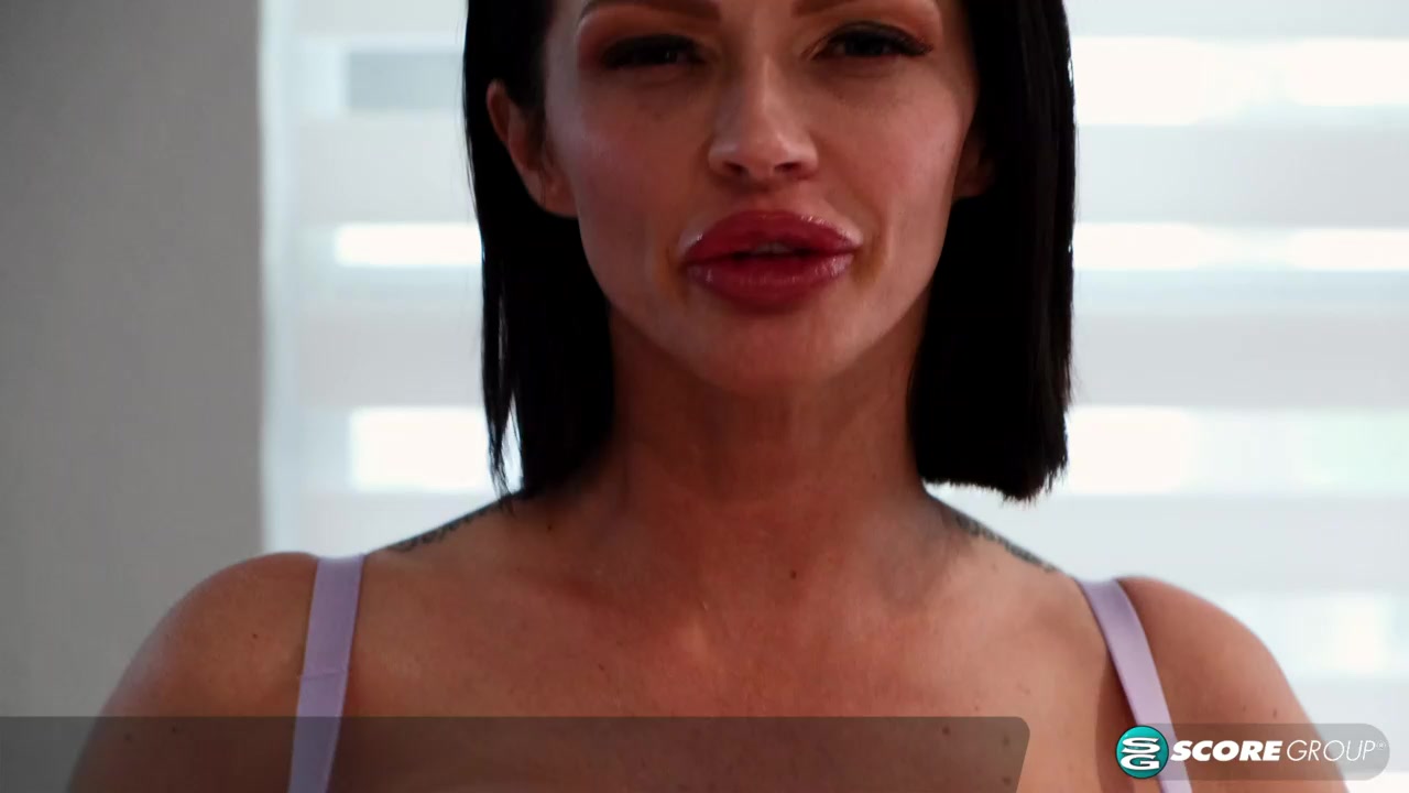 Joslyn James: Bra Overload