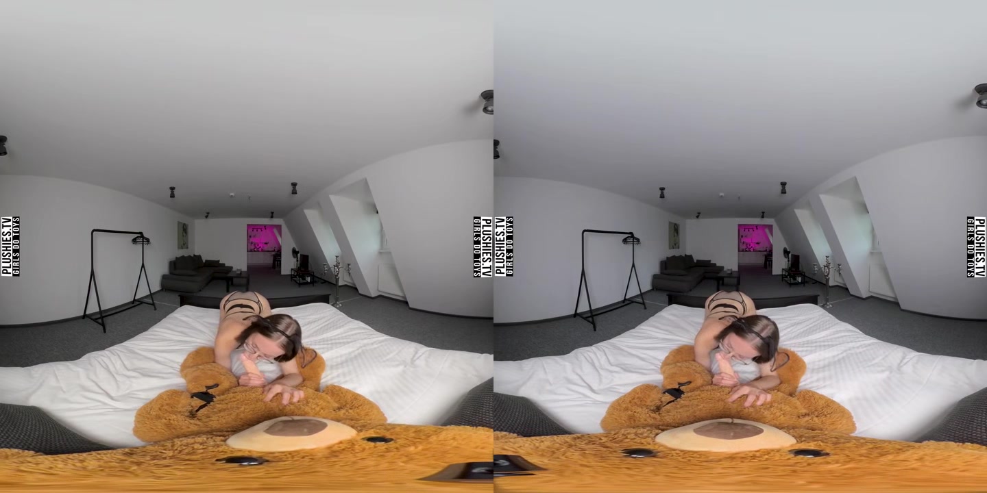 Home Alone With Toys - PlushiesVR
