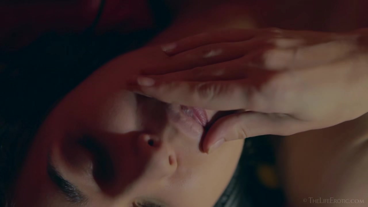 Bubble Gum 2 - Emily J - TheLifeErotic