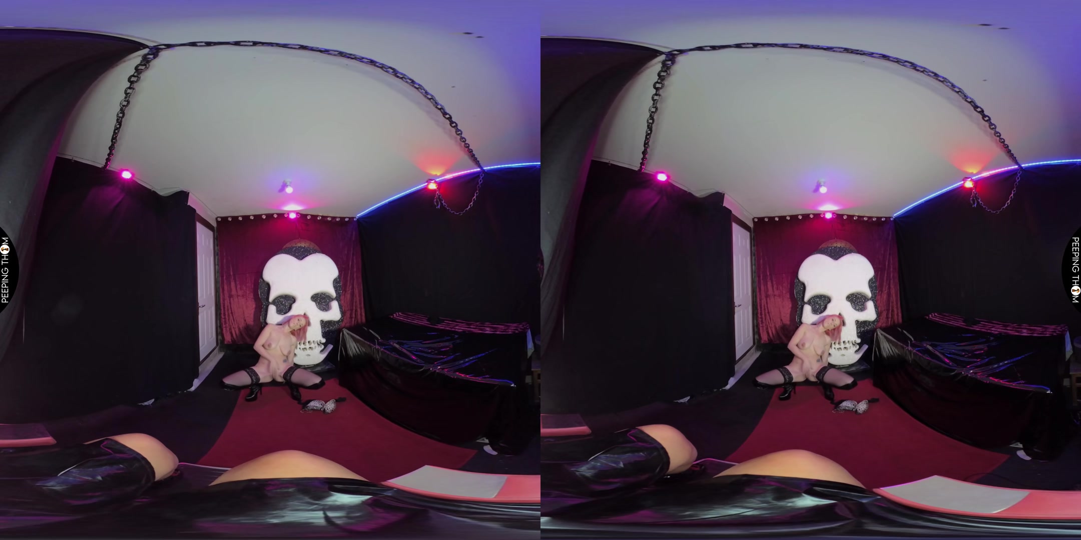 Lapdance - PeepingThom