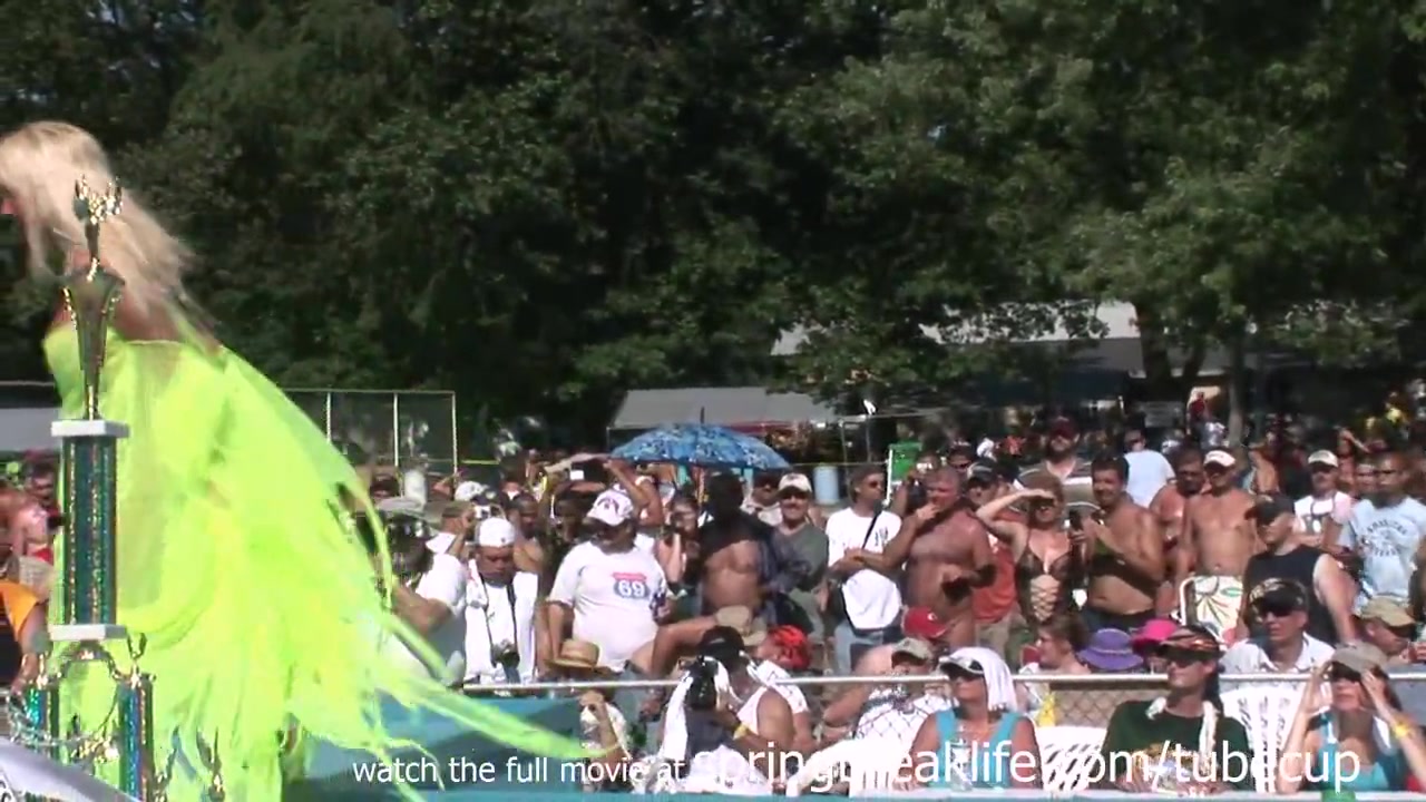 SpringBreakLife Video: Naked Paint