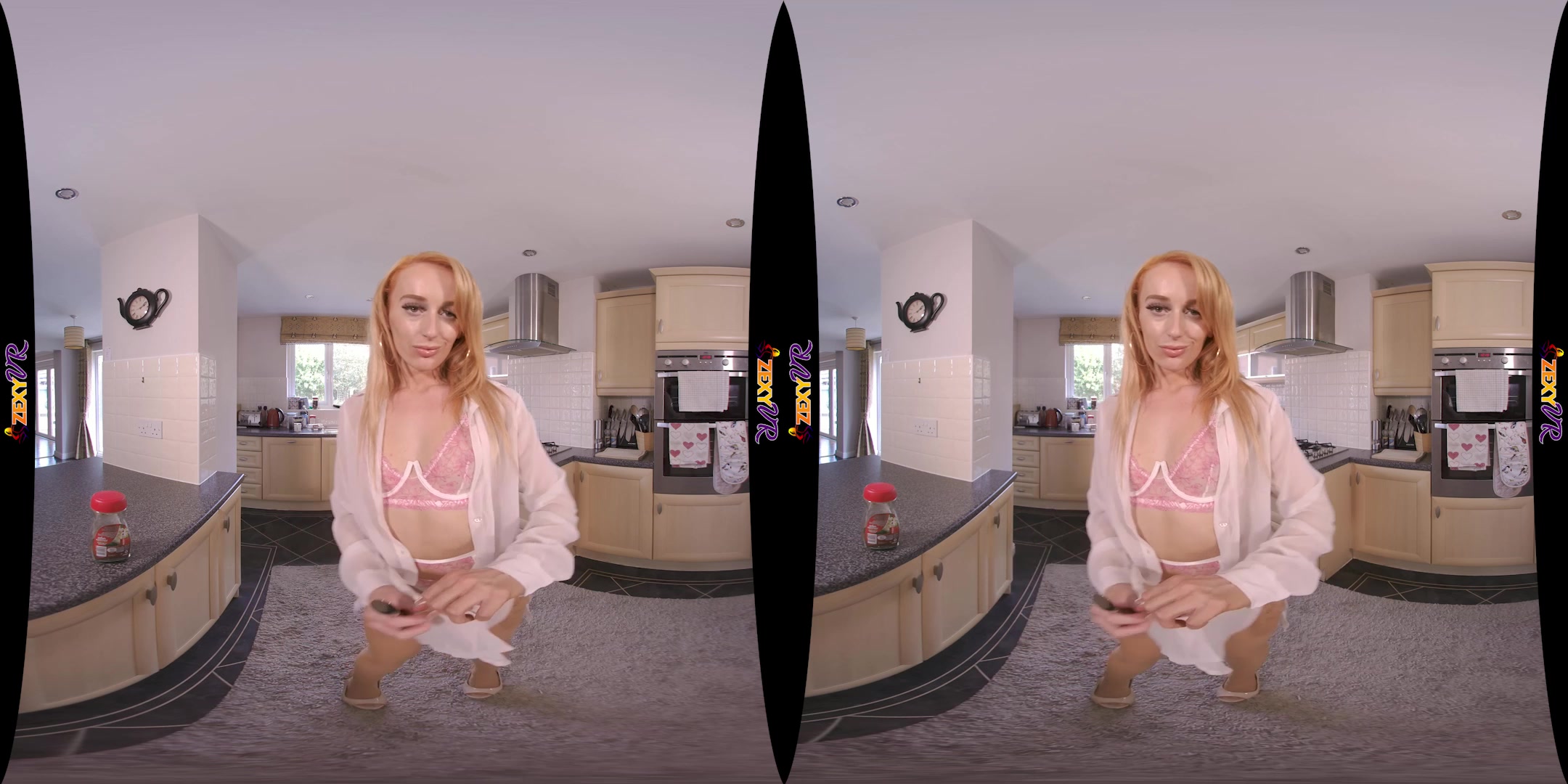 Naughty Housewife featuring Lizzie - ZexyVR