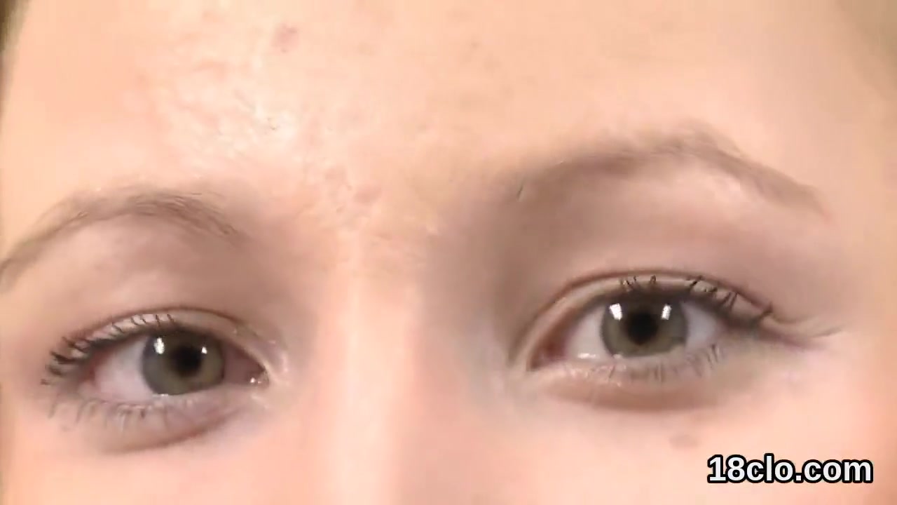 Pretty Girl Is Spreading Slim Fuckbox In Closeup And Cl