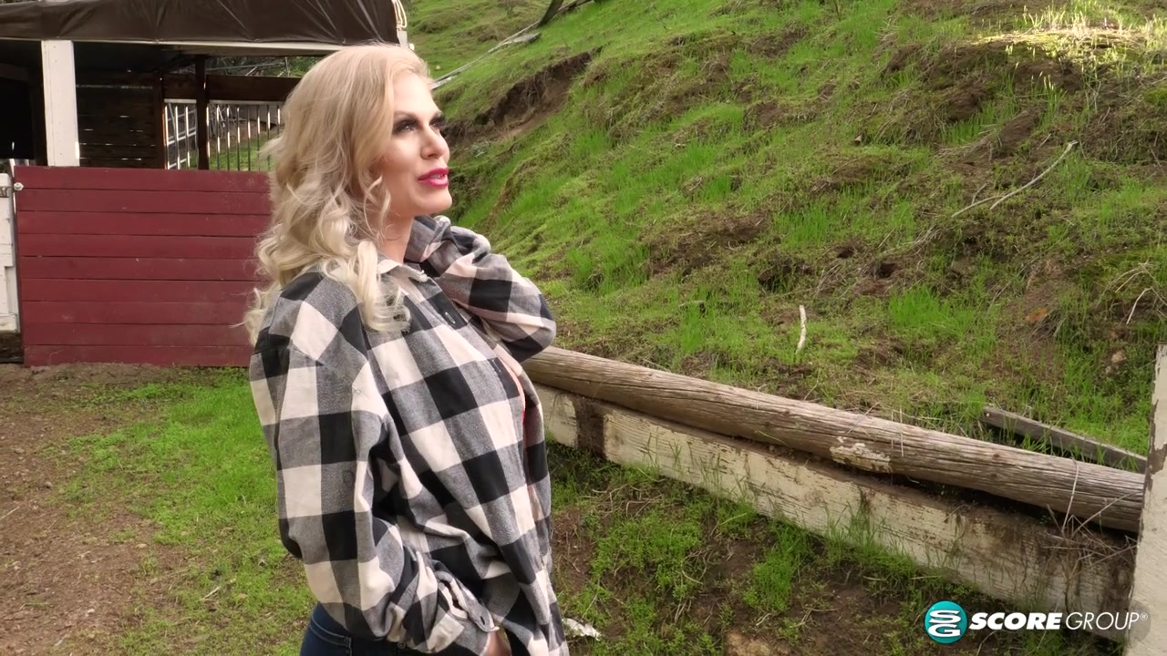 Casca Akashova: Cummin' in the Country