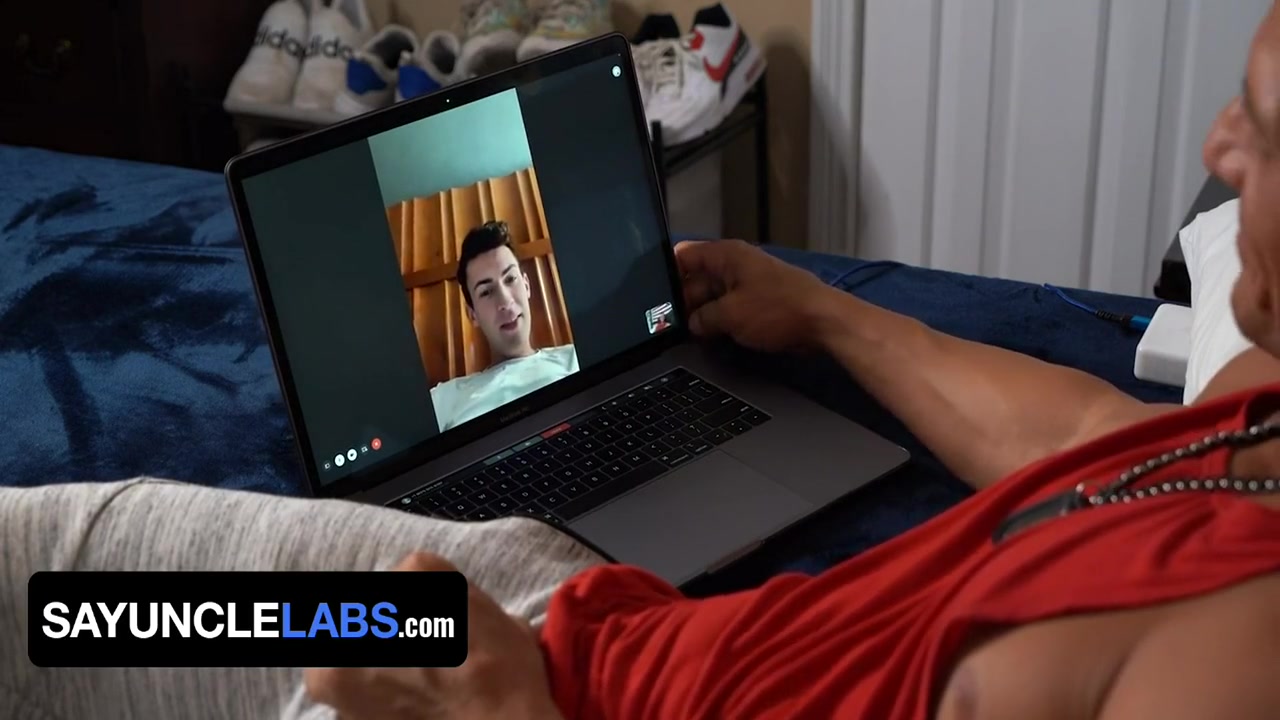 Cute Amateur Tristan Wests First Time Anal Is With His Favorite Porn Star - Jax Thirio