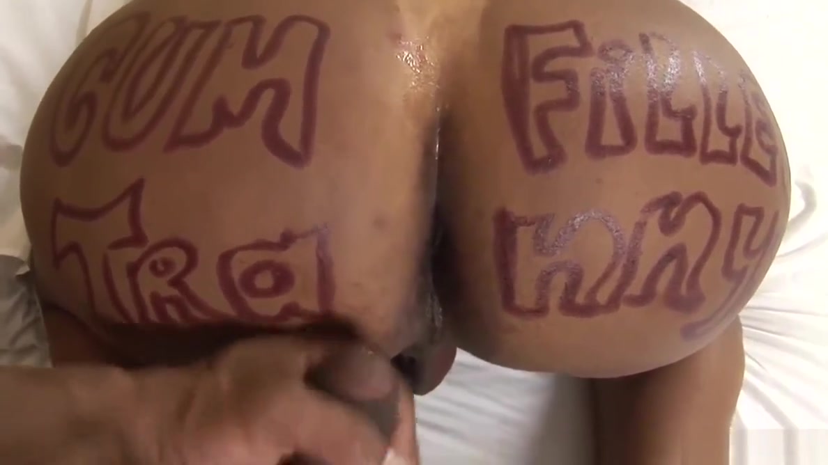 Ravishing Hot Shemale Loves Taking It In The Ass