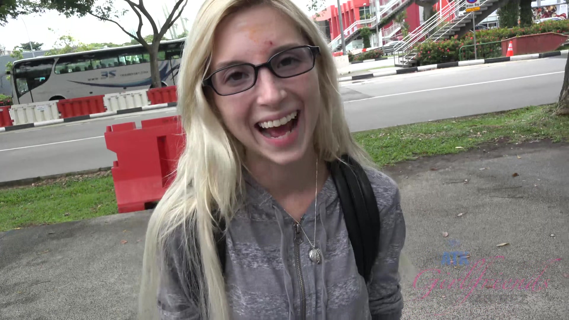 Virtual Vacation With Sexy Blonde Girl