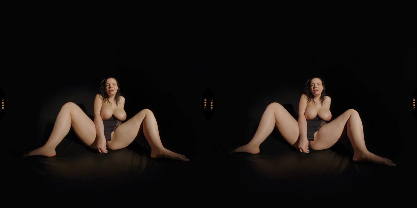 Sofia Lee - Noir