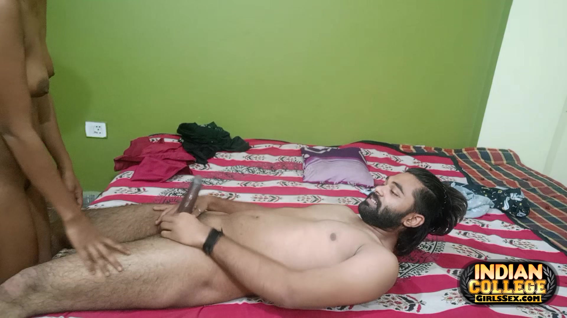 Amateur Indian skinny teen 18+ girlfriend sucks and fucks with creampie