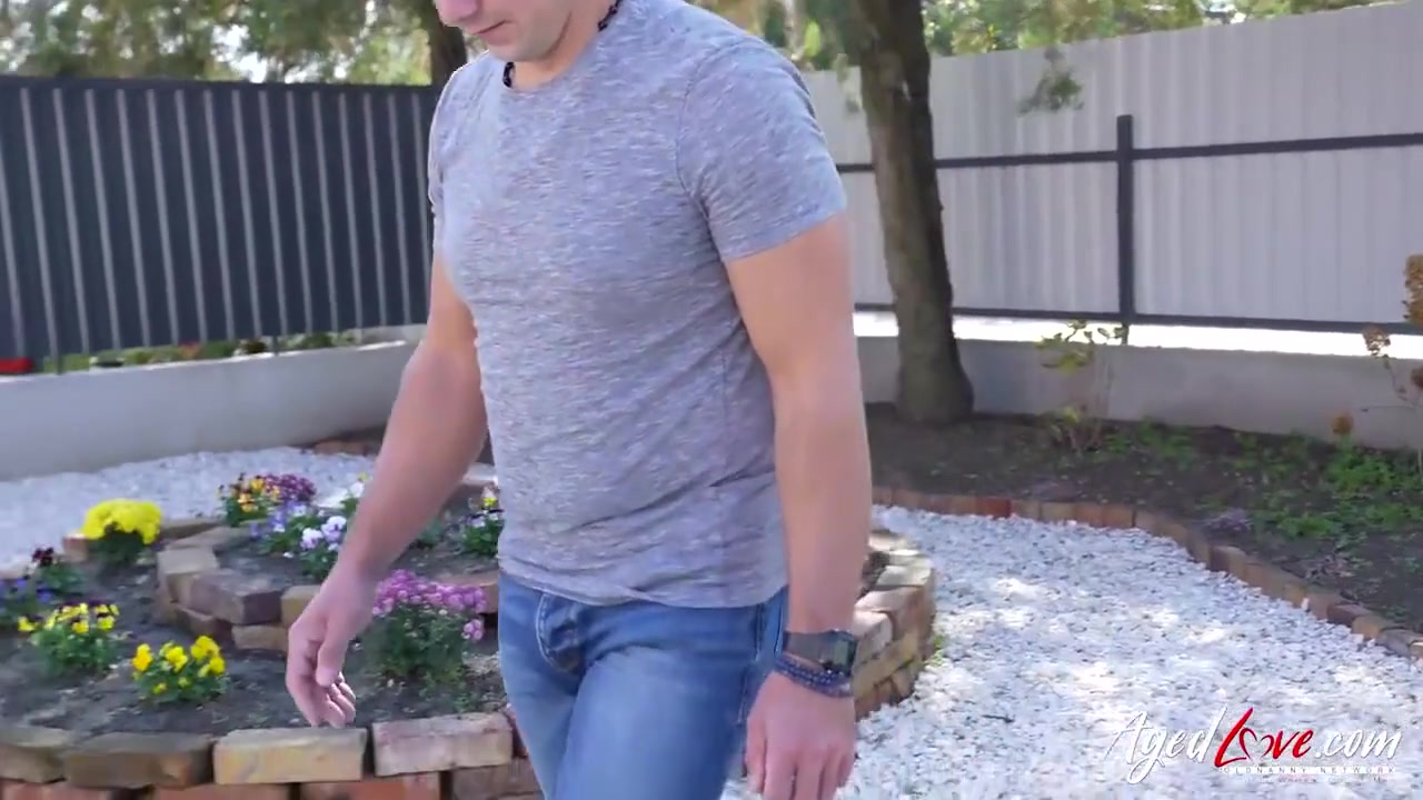 Shoves His Penis Into Arwens Mouth