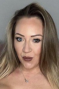 Nicole Bond