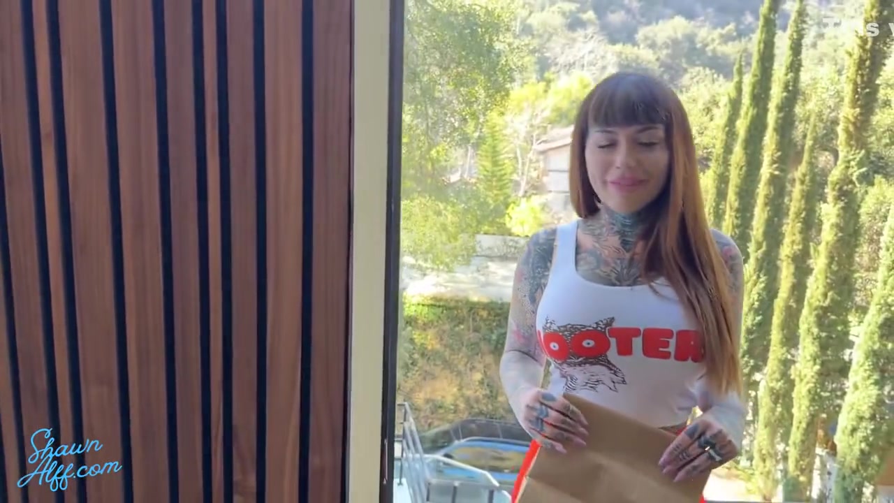Hooters Home Delivery Pov Bgg 3some With Hooters Waitress, Tiger Lilly And Shawn Alff