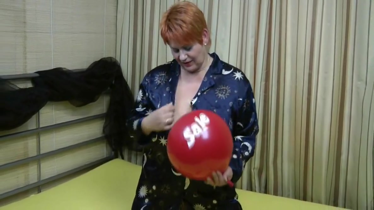Naked Balloon Games With Anna Devot