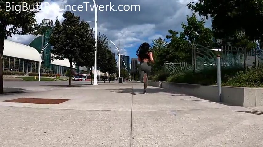 Jiggly Ass PAWG Jogging Outside - BigButtBounceTwerk
