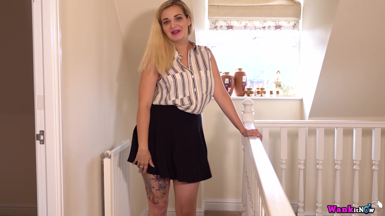 Dolly - Here And Now - Sexy Videos - WankitNow