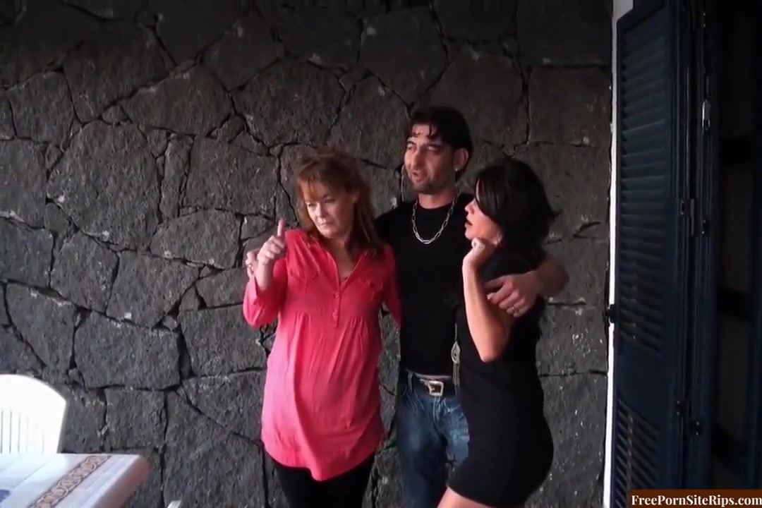 Enfamiliax - Vacaciones - Real Spanish Step mother And Da Ughter In Threesome