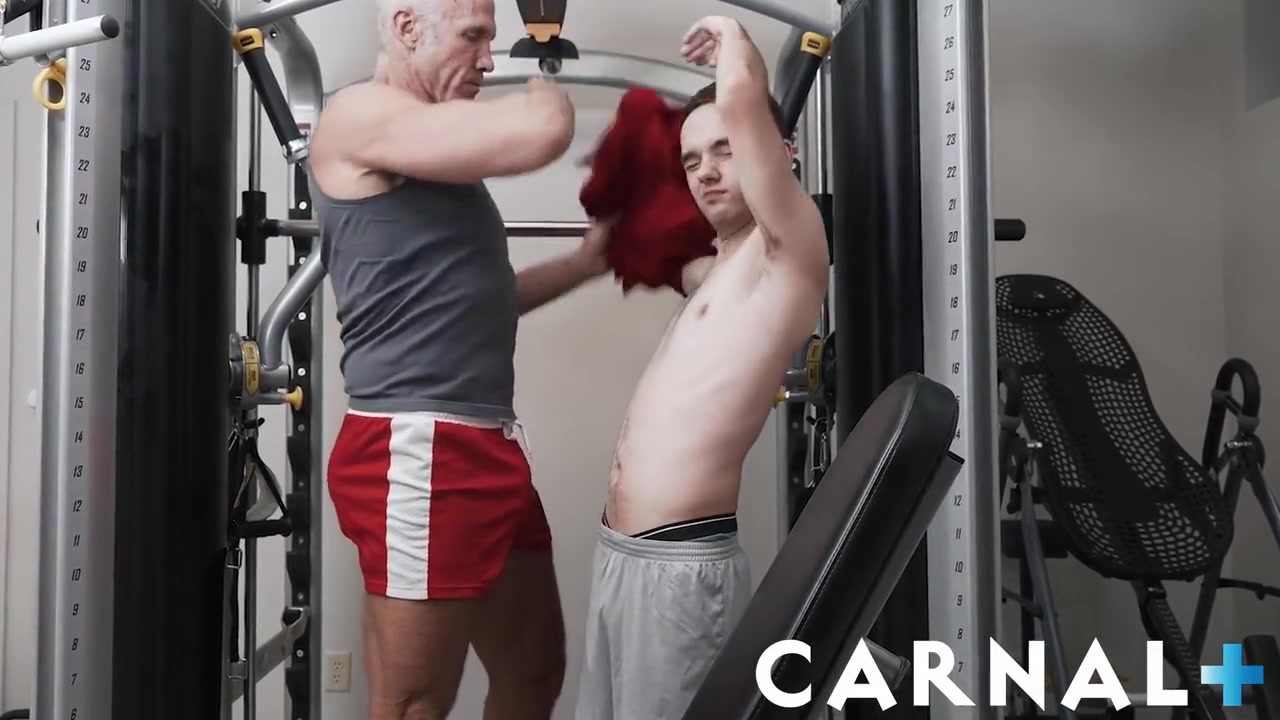 Huge Dilf Breeds Tiny Twink Ass At The Gym