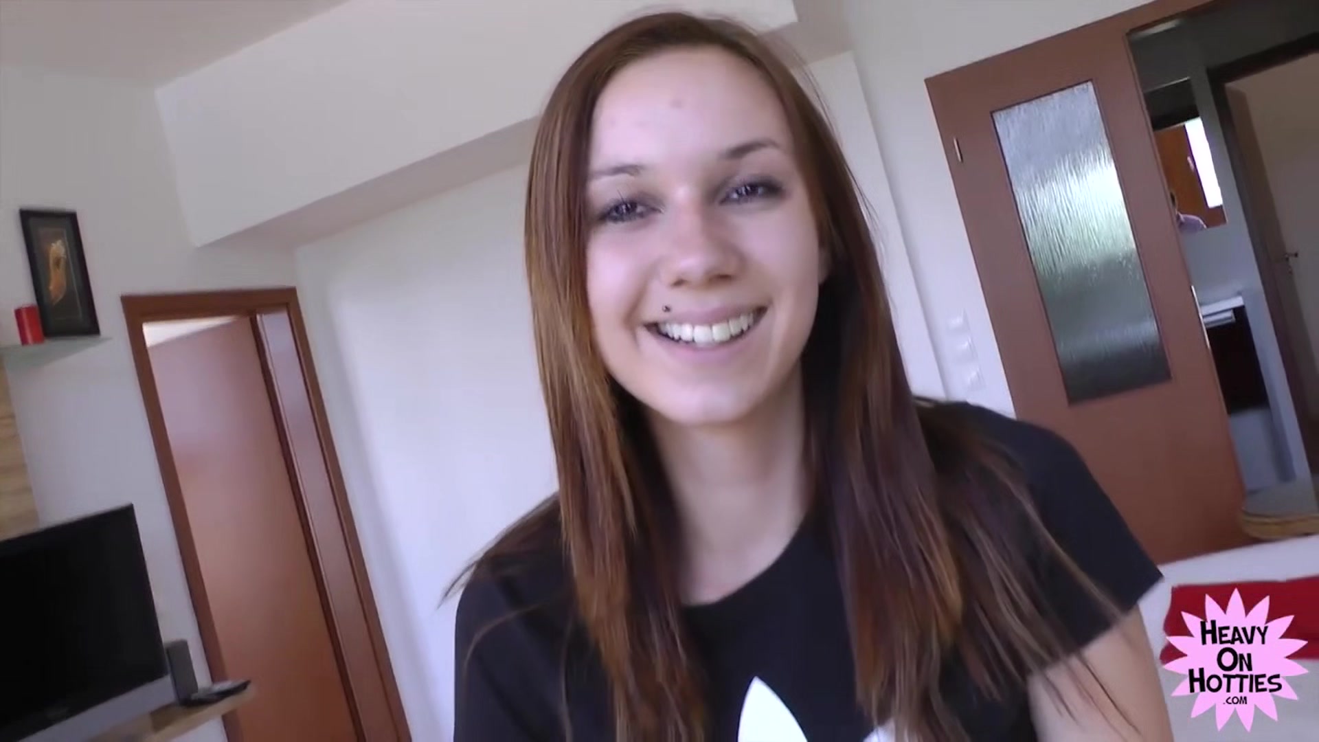 Andy Darling - Smiley Face With Andy Darling - HeavyOnHotties