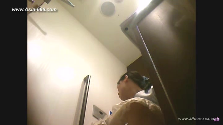 peeping Korean restaurant toilet.22