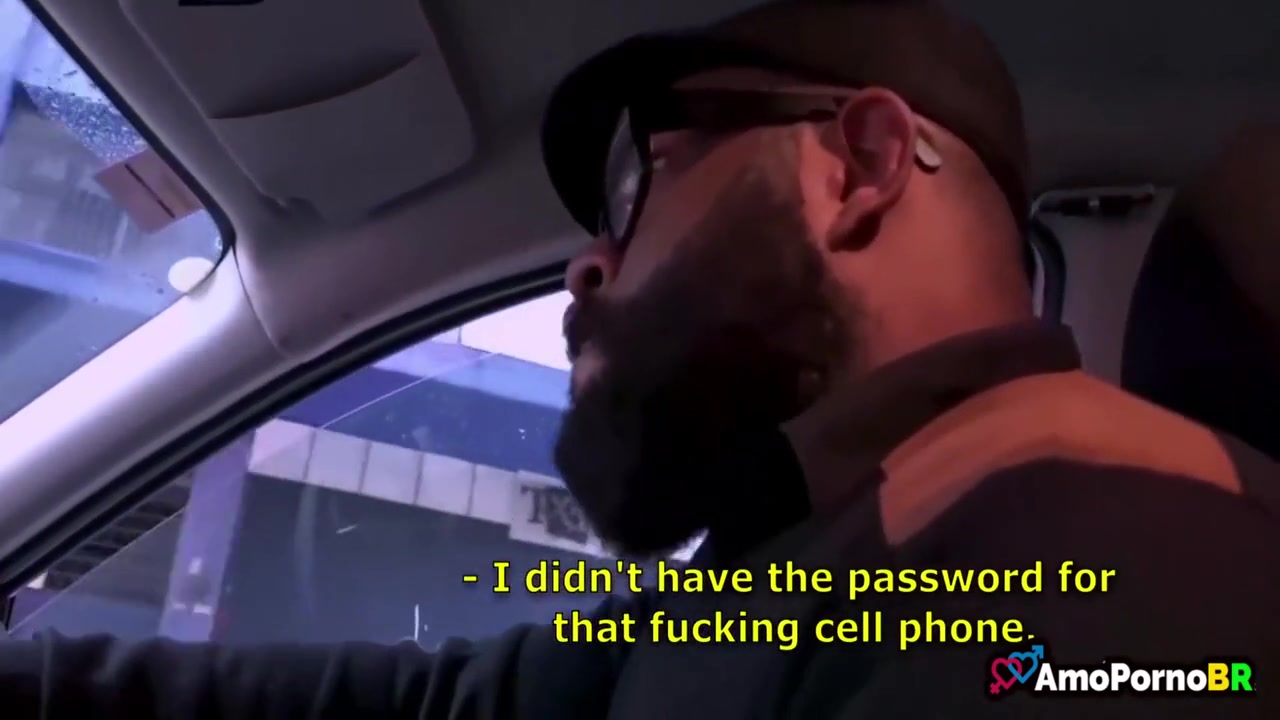 Marido Preocupado, Pois Olhou Uma Mensagem Estranha No Celular Da Esposa 5 Min