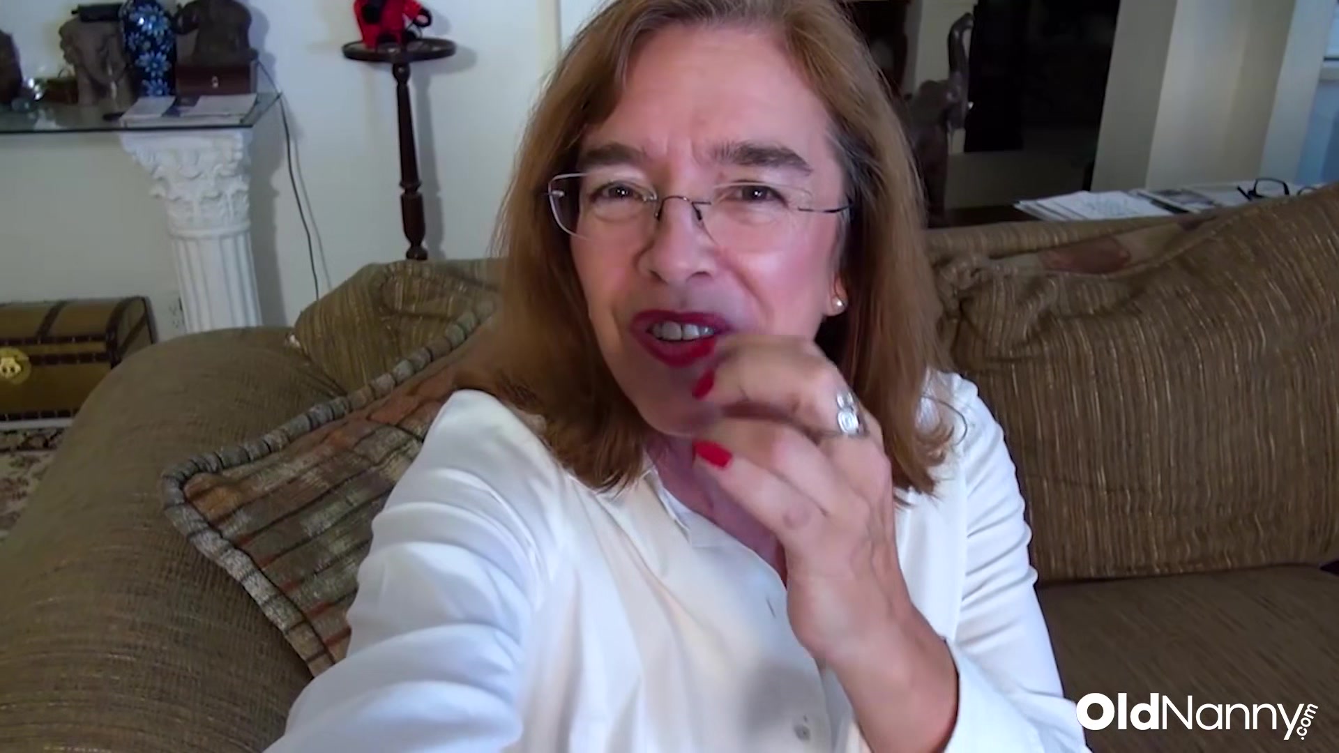 Hairy Granny Lexie Cumming Shaves Pussy and Masturbates with Toy