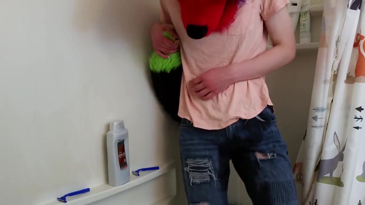 Stupid Vixen Wets Her Pants