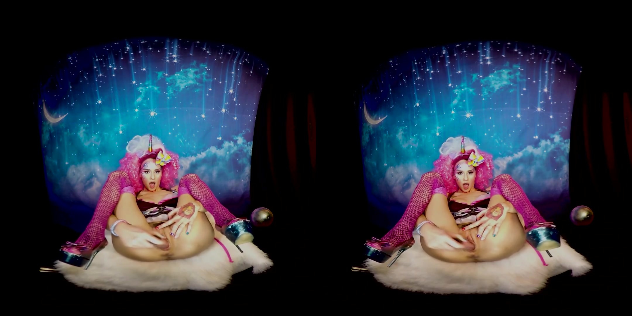 Cute Adelle Unicorn Dresses Up and Toys - Costume Solo Model Toying