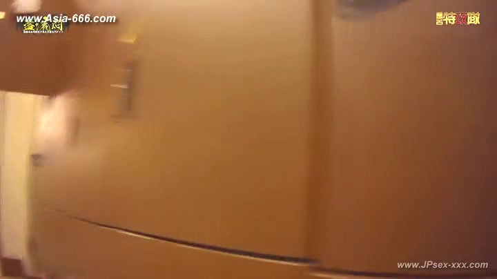 japanese public bathroom changeroom.***
