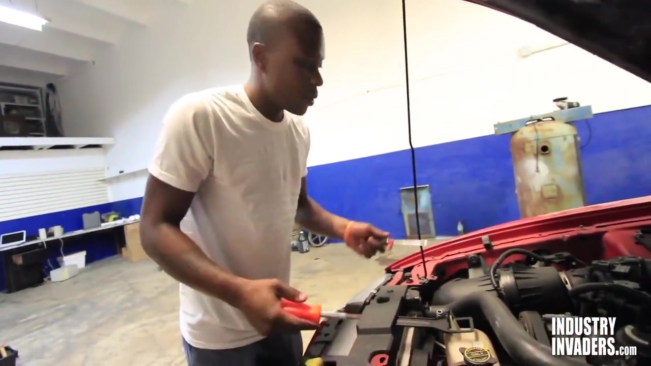 Under The Hood With Valerie White And Ayla Mia