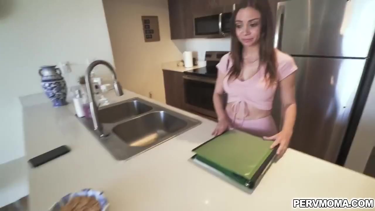 Horny Johnny Pummels Havanas Milf Pussy And Release All