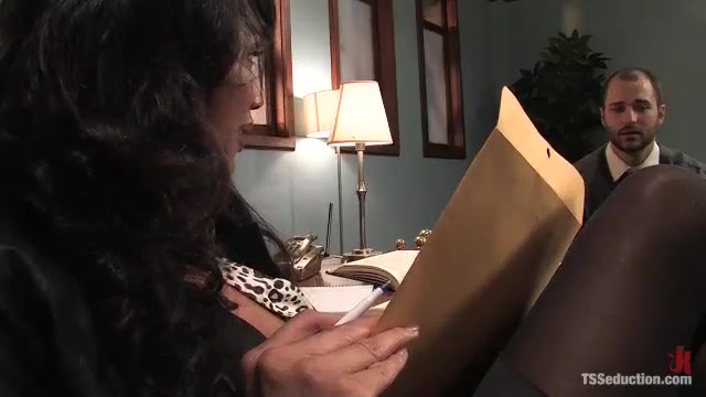 Yasmin Lee - Pro Bono - Kink