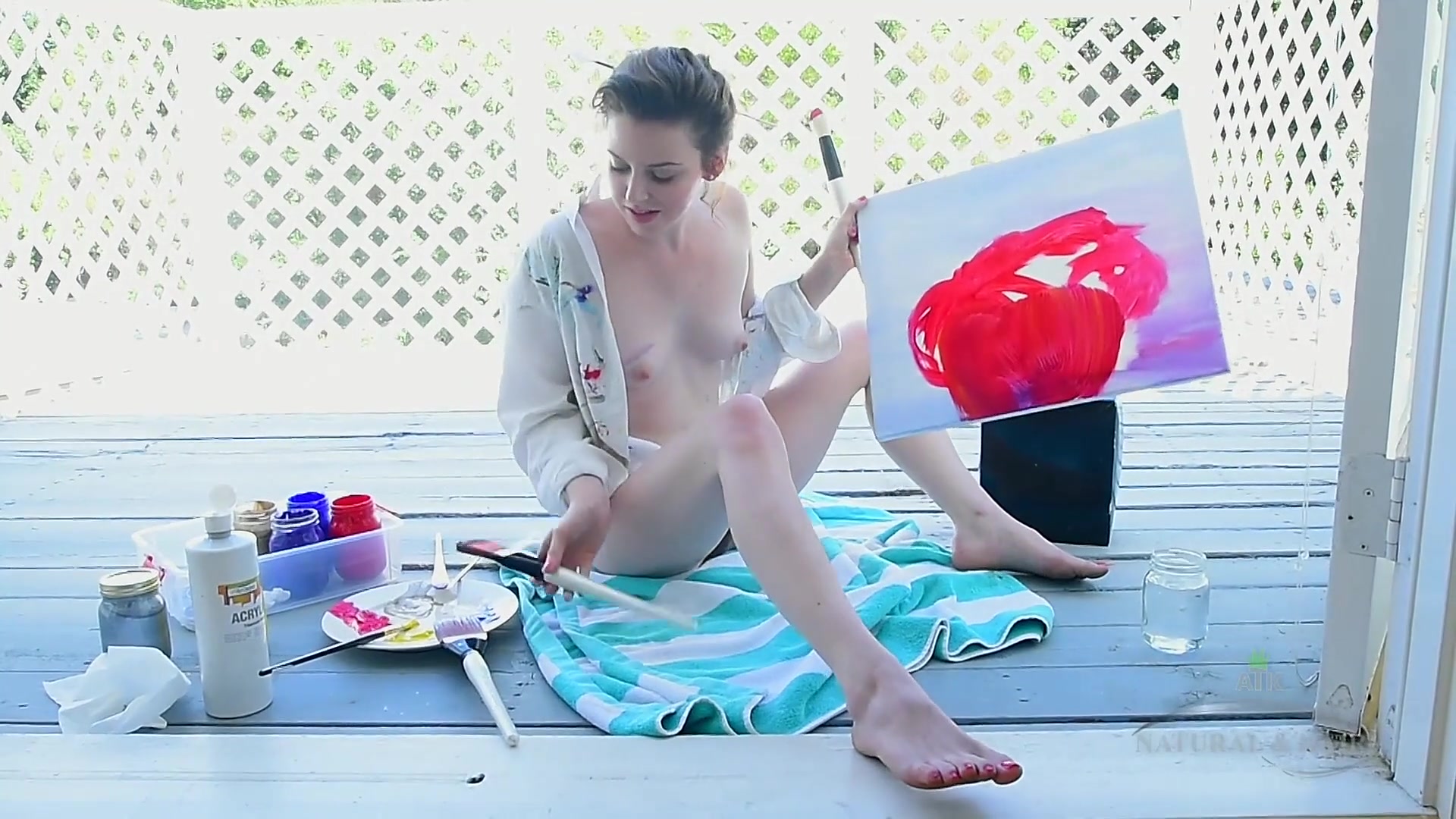 Emma Is Nudist Who Loves To Paint Fully Naked
