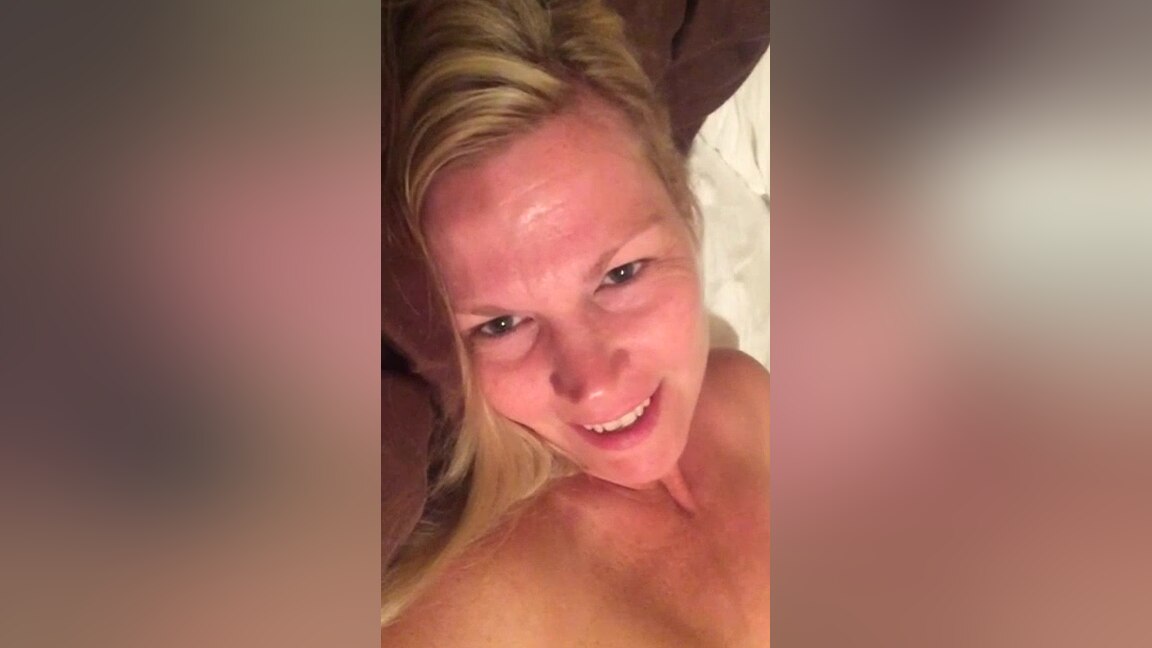 Blonde Wife Fucking & Cums In Her Pussy - JizzPix