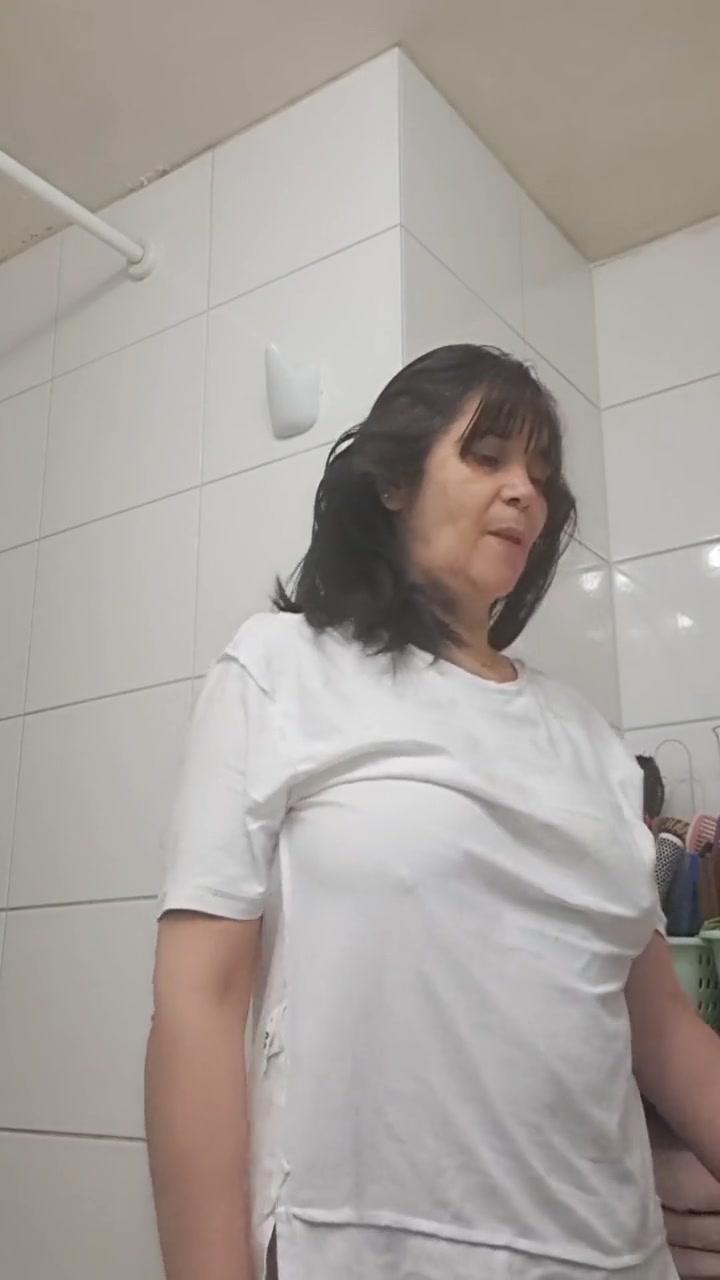 Stepmom Fucked By Surprise And Creampie Standby Bathroom