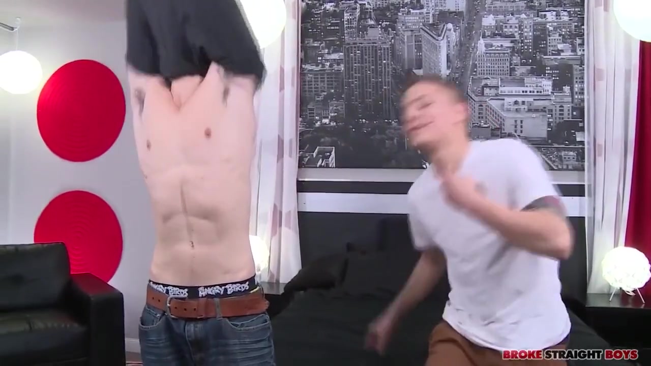 Straight Guy Has Never Had His Dick Sucked Until Now