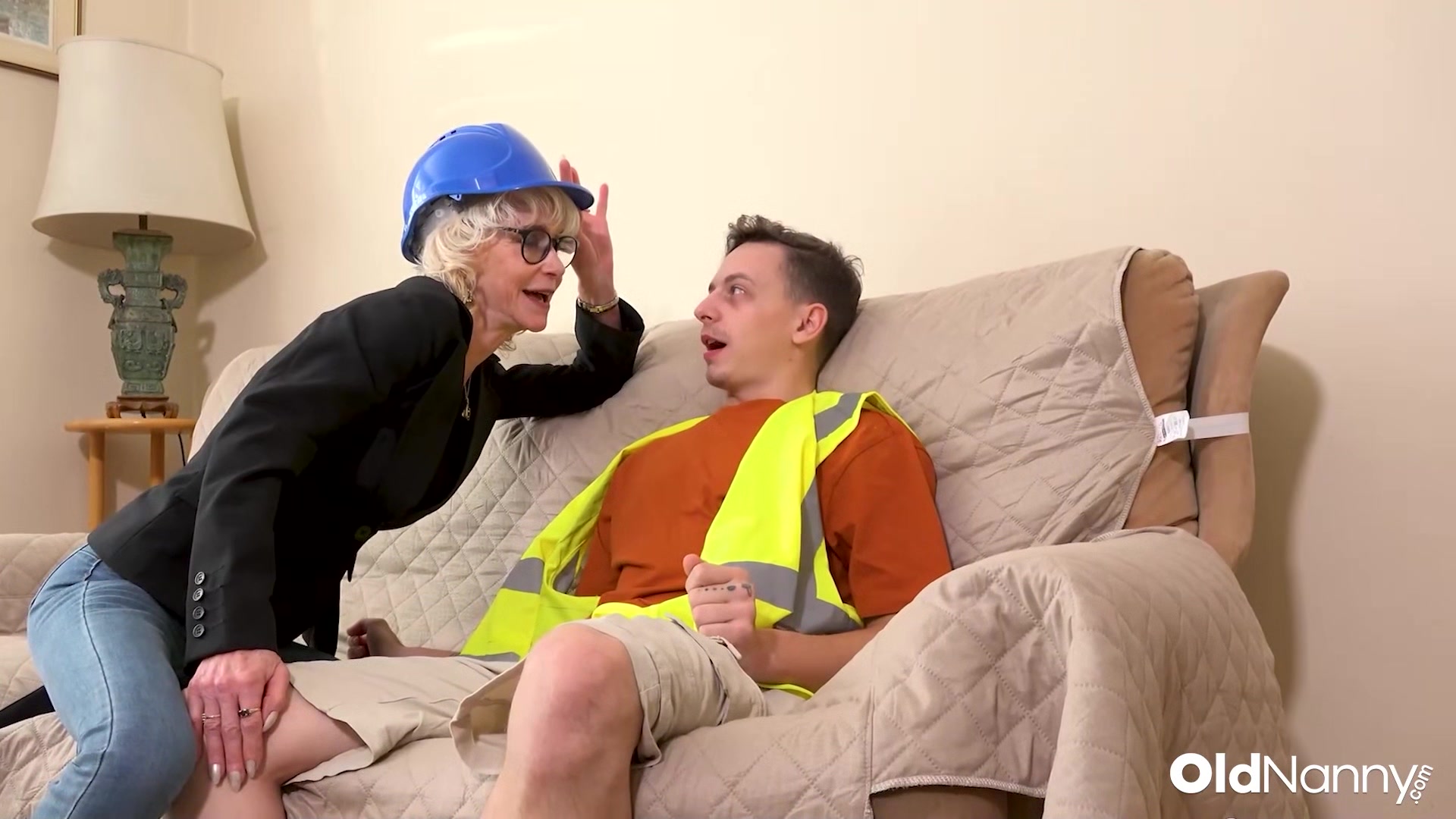 British Mature Jacy Solves Problems With Hardcore Fun