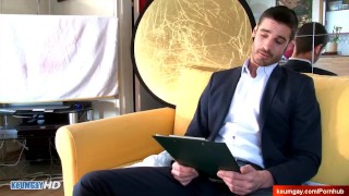 Handsome str8 banker guy at your service !